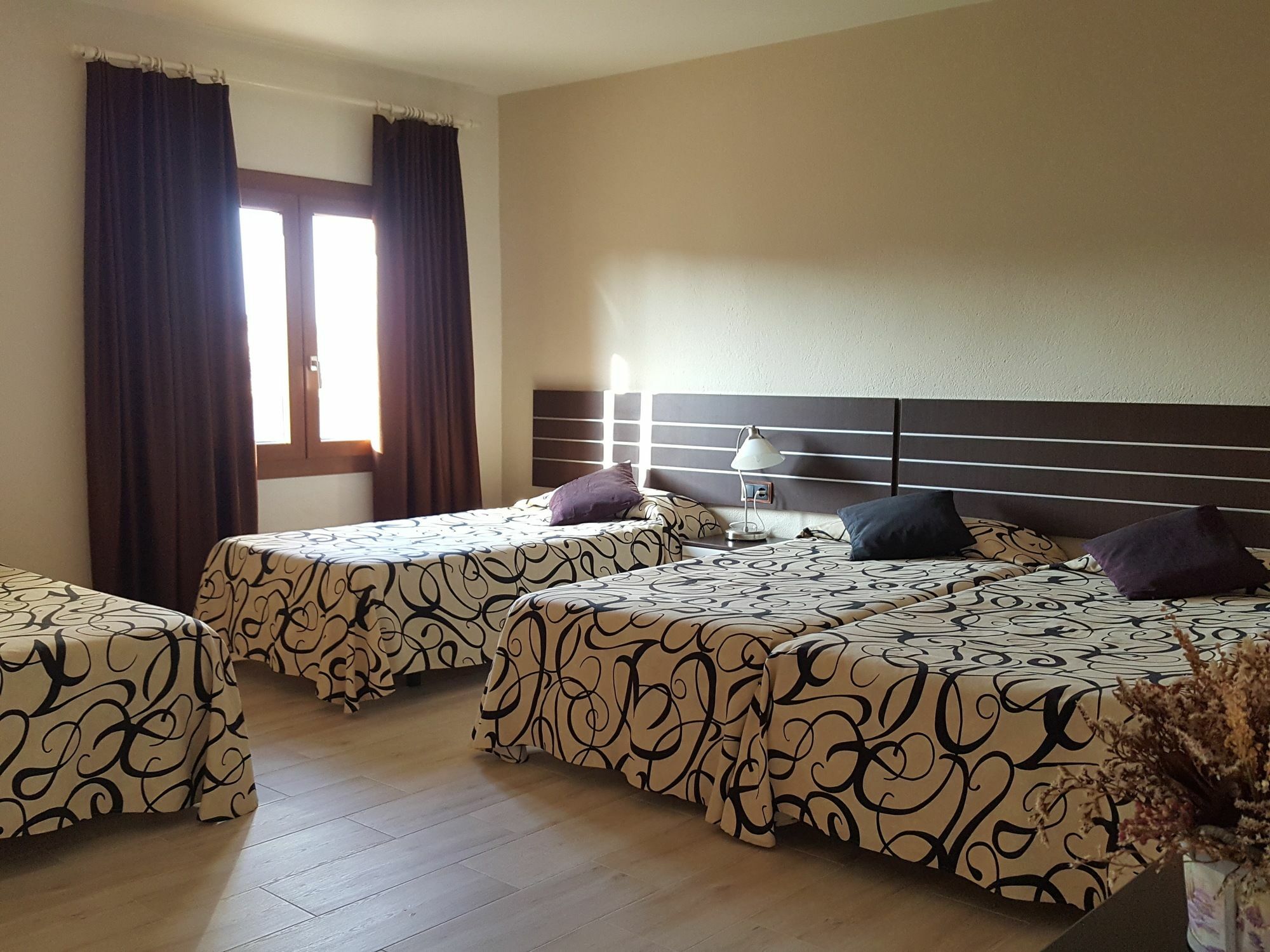 Fonda Mitja Hotel Torroella de Montgrí Kültér fotó