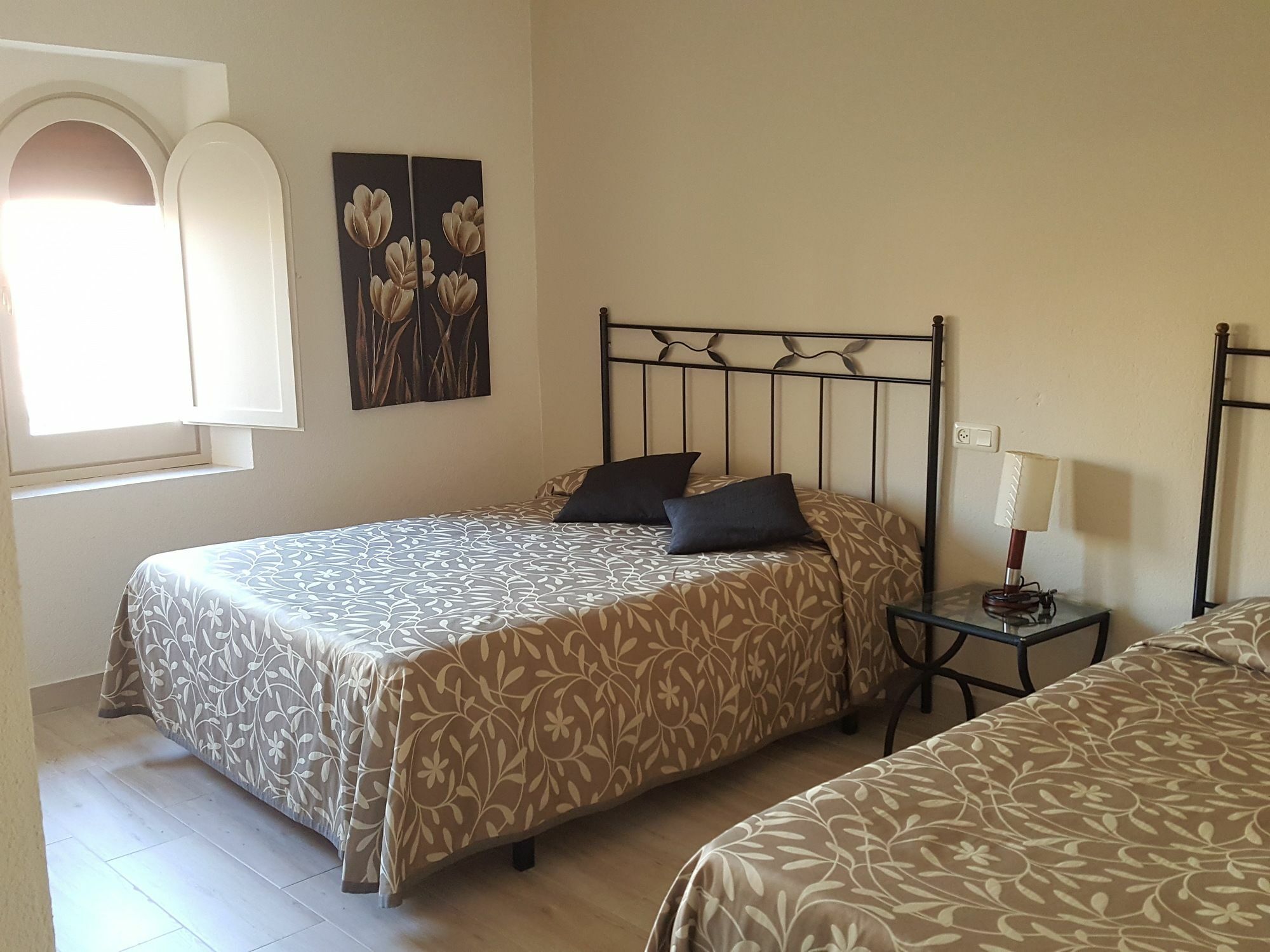Fonda Mitja Hotel Torroella de Montgrí Kültér fotó